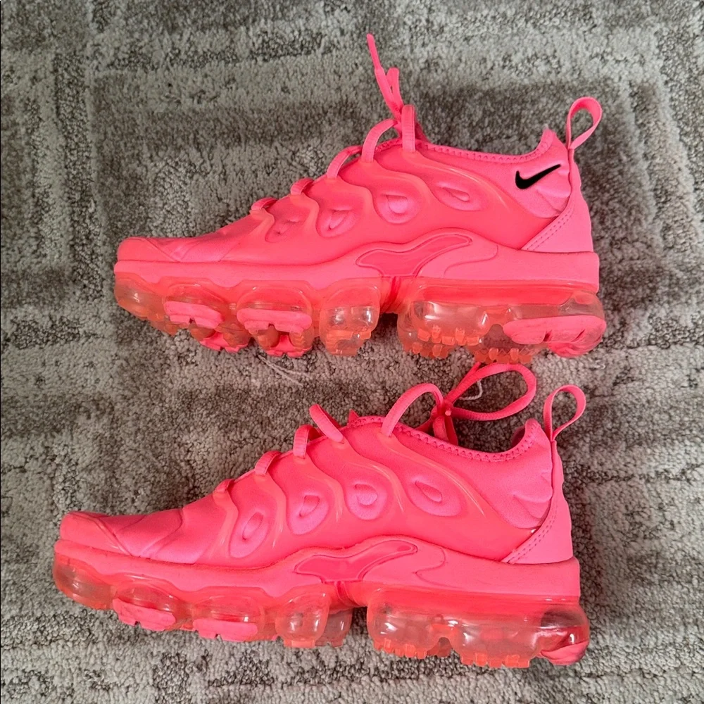 Nike Air Max VaporMax Plus
Pink (Women's) - Picture 5 of 7
